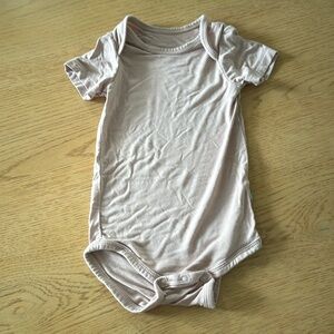 Kyte Baby onesie (6-12 months)